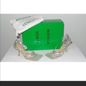 Size 6 Bottega Veneta shoes.